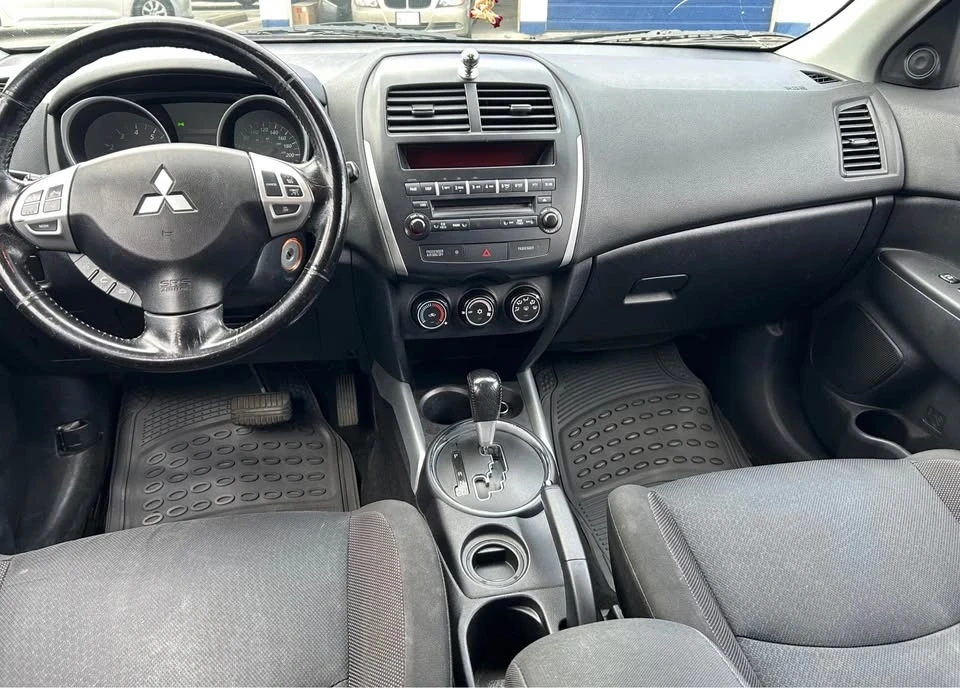 2011 Mitsubishi RVR - Image 5 of 8