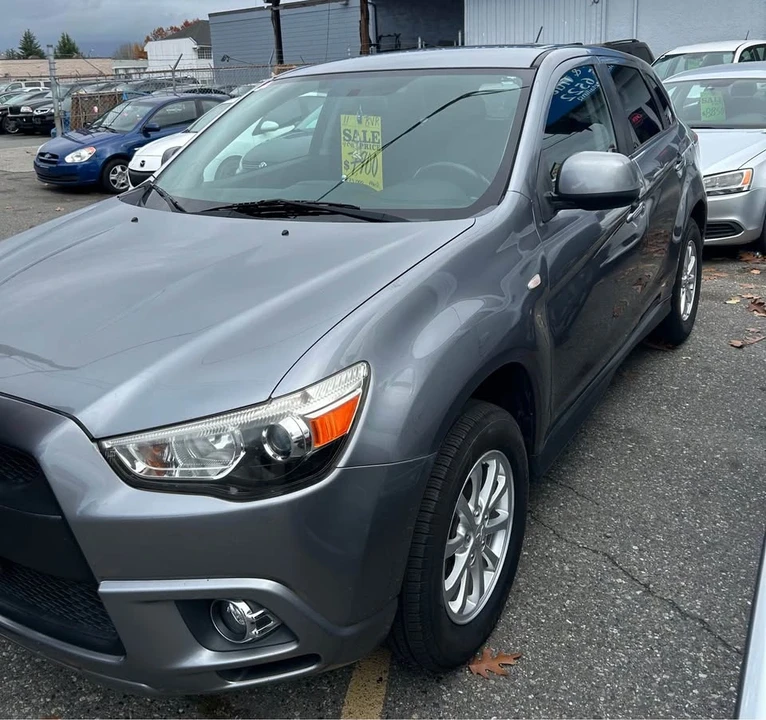 2011 Mitsubishi RVR - Image 3 of 8
