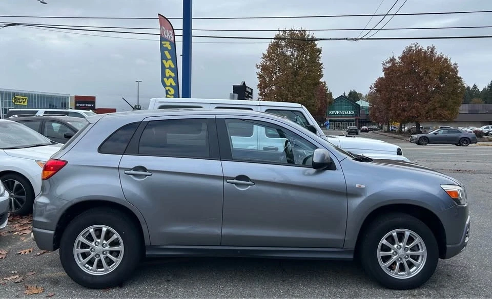 2011 Mitsubishi RVR - Image 2 of 8