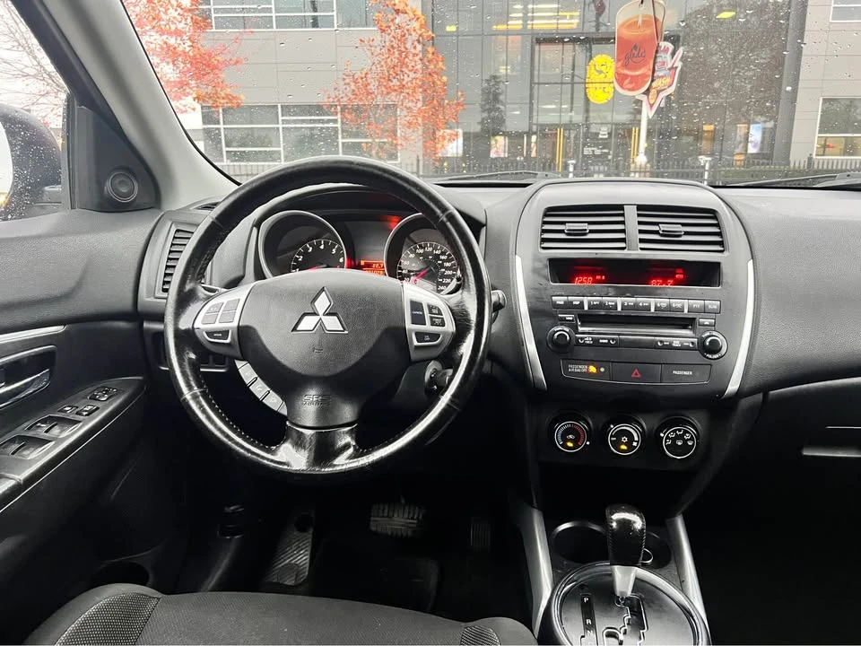 2011 Mitsubishi RVR - Image 17 of 19