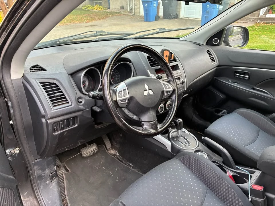 2011 Mitsubishi RVR - Image 2 of 9