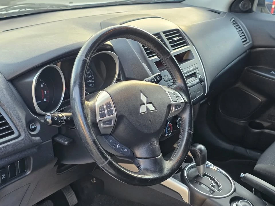 2011 Mitsubishi RVR - Image 9 of 20