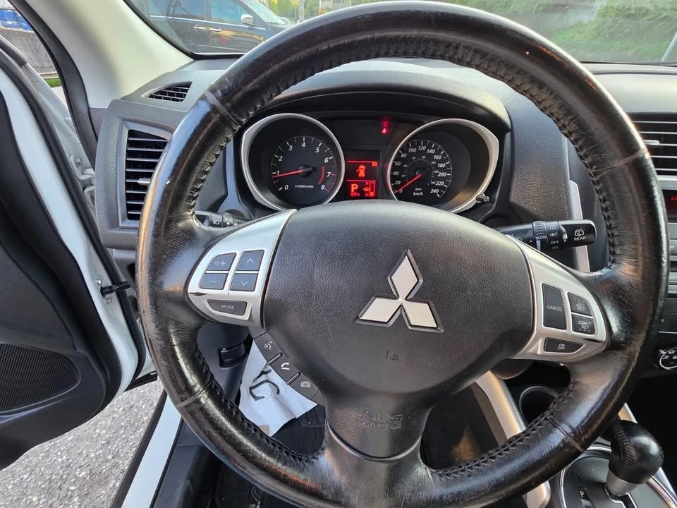 2011 Mitsubishi RVR - Image 7 of 20