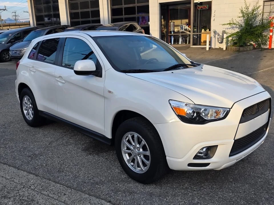 2011 Mitsubishi RVR - Image 2 of 20