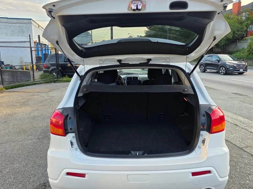 2011 Mitsubishi RVR - Image 12 of 20