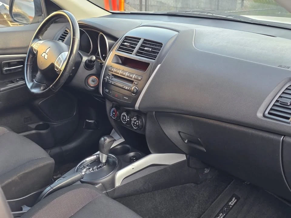 2011 Mitsubishi RVR - Image 8 of 20