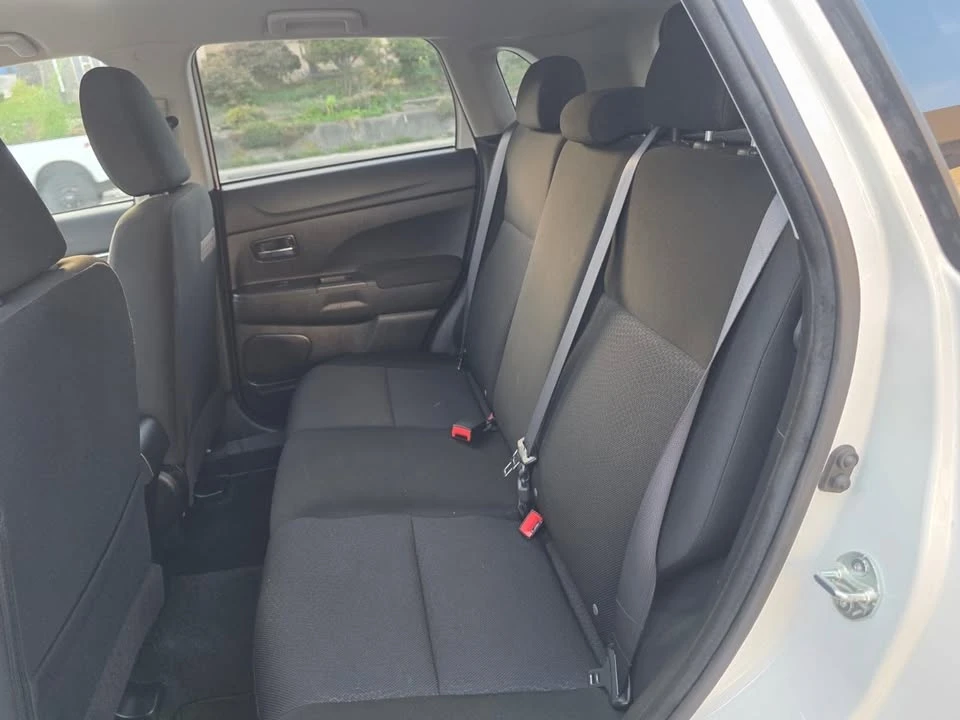 2011 Mitsubishi RVR - Image 11 of 20