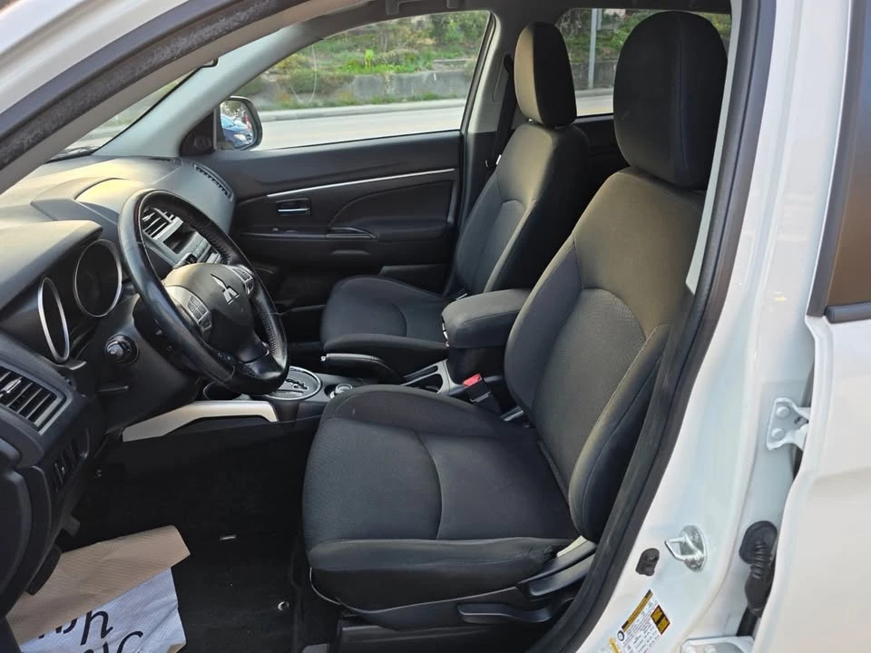 2011 Mitsubishi RVR - Image 10 of 20