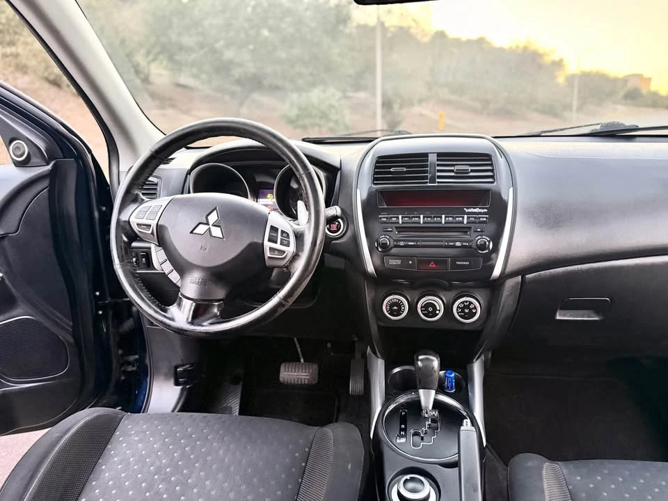 2011 Mitsubishi Outlander Sport - Image 6 of 8