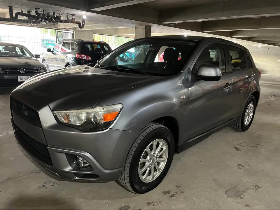 2011 Mitsubishi RVR - Image 2 of 13