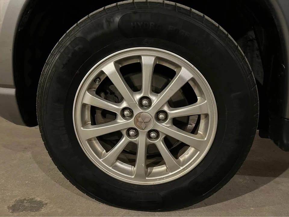 2011 Mitsubishi RVR - Image 11 of 13