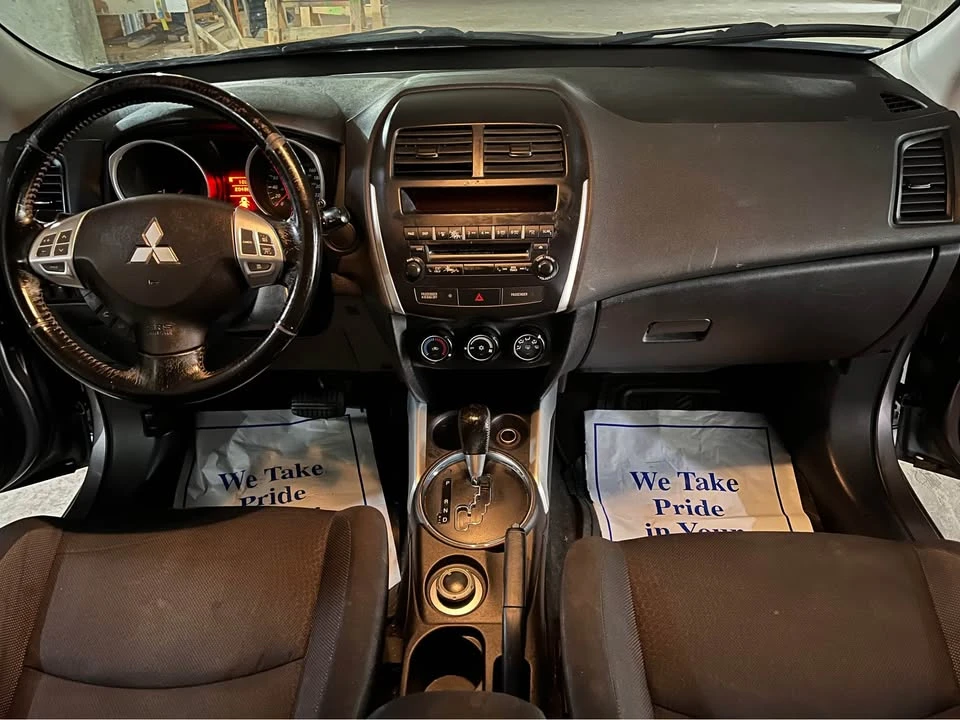 2011 Mitsubishi RVR - Image 10 of 13