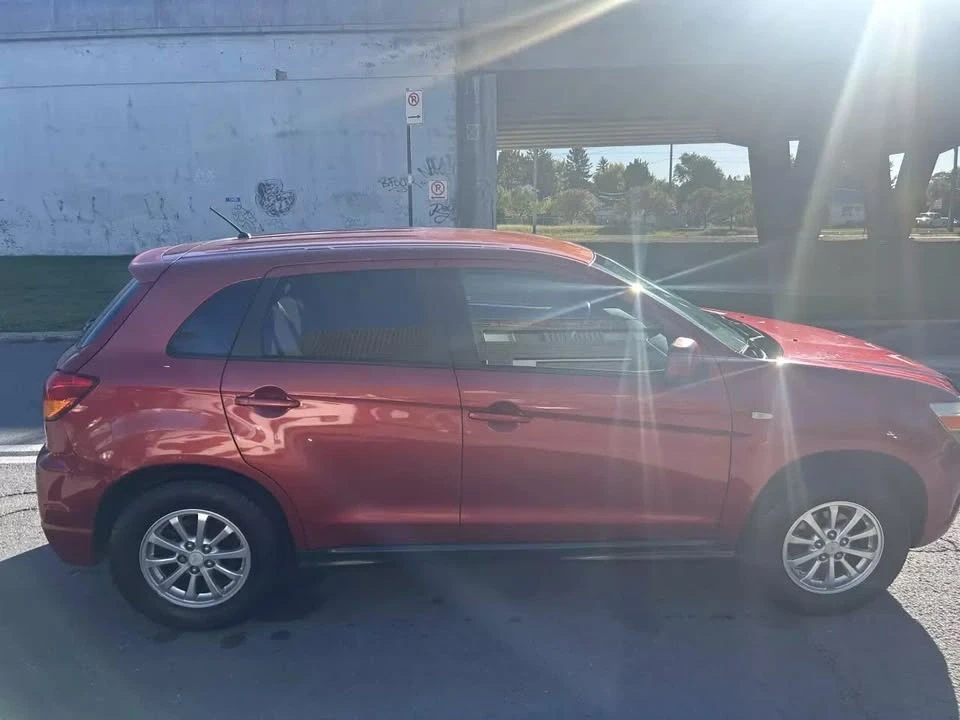 2011 Mitsubishi RVR - Image 3 of 12