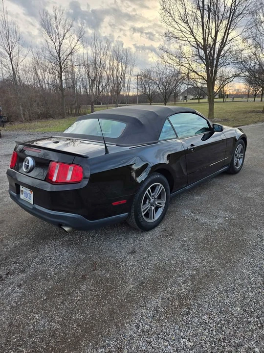 2011 Ford S197 Mustang - Image 8 of 9