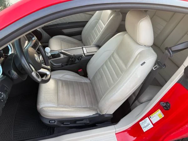 2011 Ford S197 Mustang - Image 10 of 21