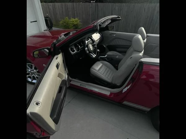 2011 Ford S197 Mustang - Image 6 of 13
