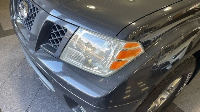 2011 Nissan Frontier 2nd Gen - Image 10 of 12