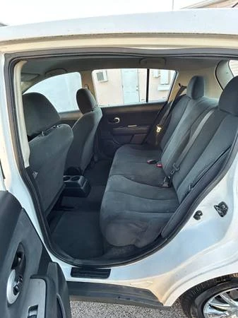 2011 Nissan Versa - Image 8 of 11