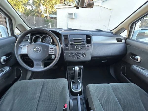 2011 Nissan Versa - Image 10 of 11