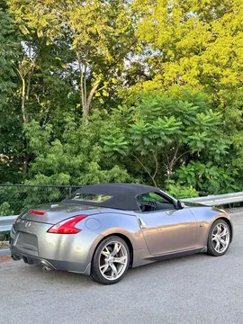 2011 Nissan 370Z Sport Touring Roadster 2D