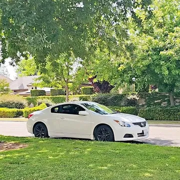 2011 Nissan Altima 2.5 S Coupe 2D