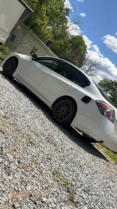 2011 Nissan Altima 4th Gen - Image 2 of 11