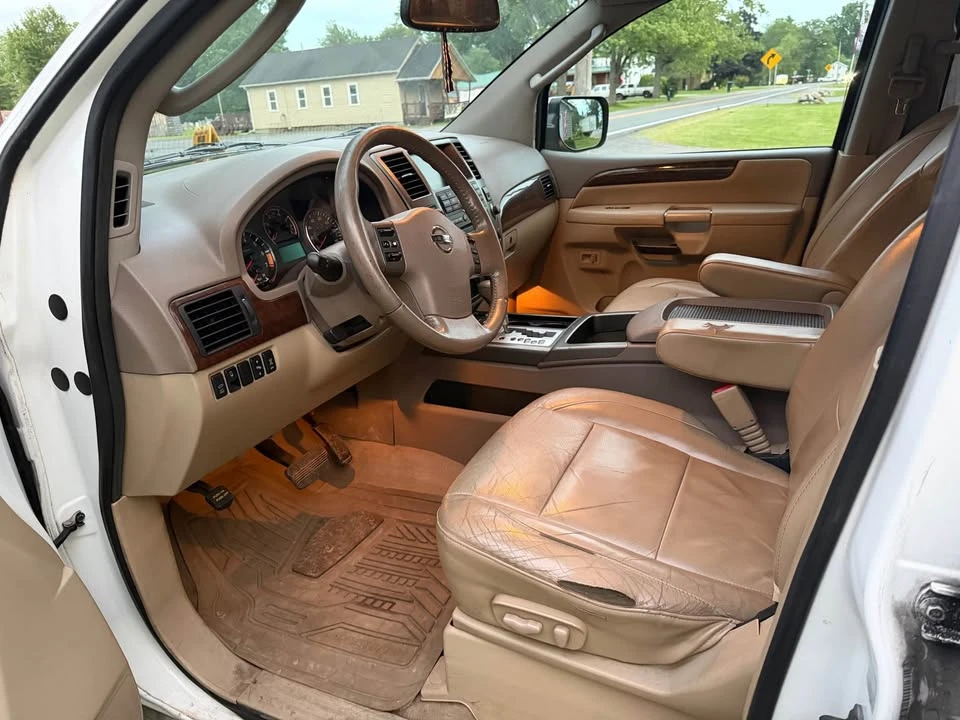 2011 Nissan Armada - Image 4 of 15