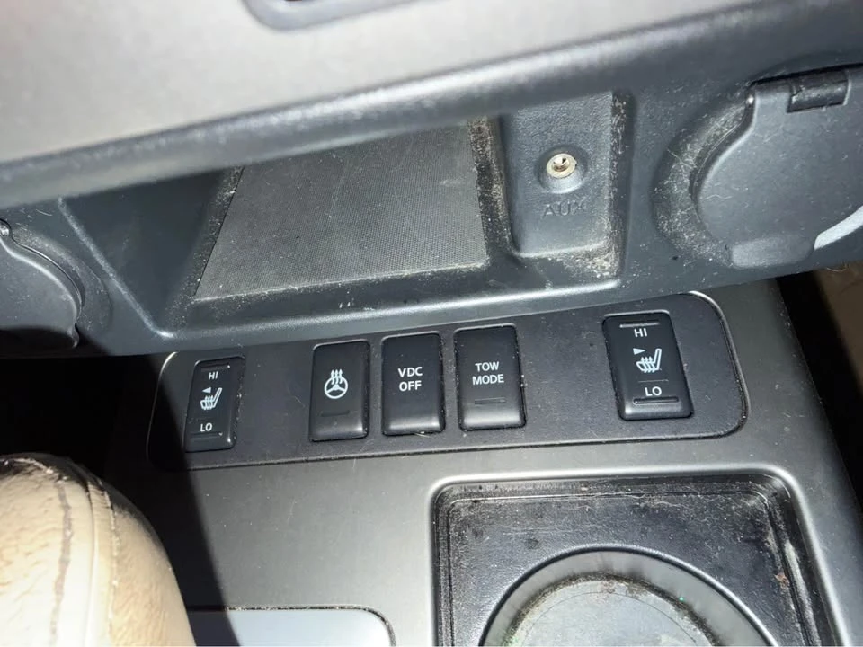 2011 Nissan Armada - Image 13 of 15