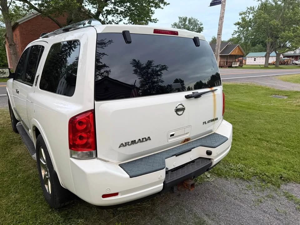 2011 Nissan Armada - Image 8 of 15