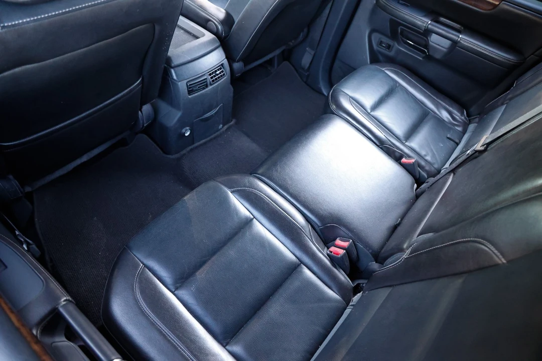 2011 Nissan Armada - Image 10 of 12