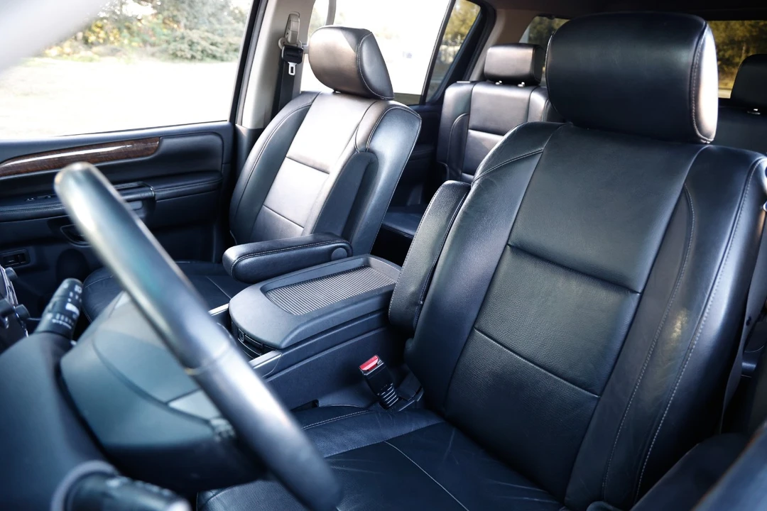 2011 Nissan Armada - Image 6 of 12