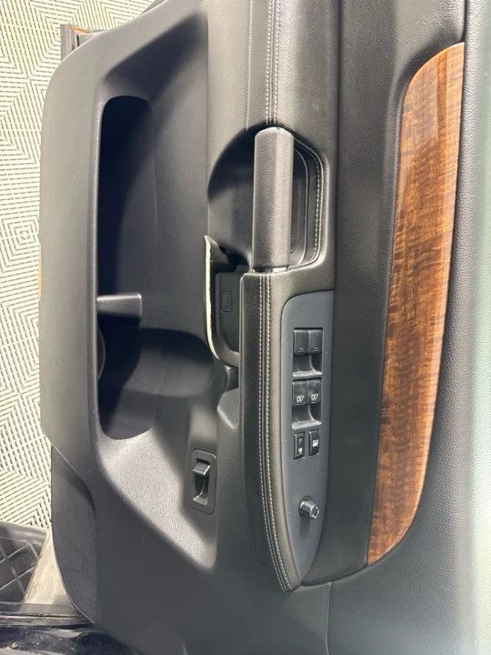 2011 Nissan Armada - Image 12 of 12