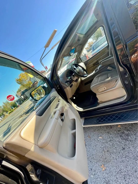 2011 Nissan Armada - Image 11 of 14