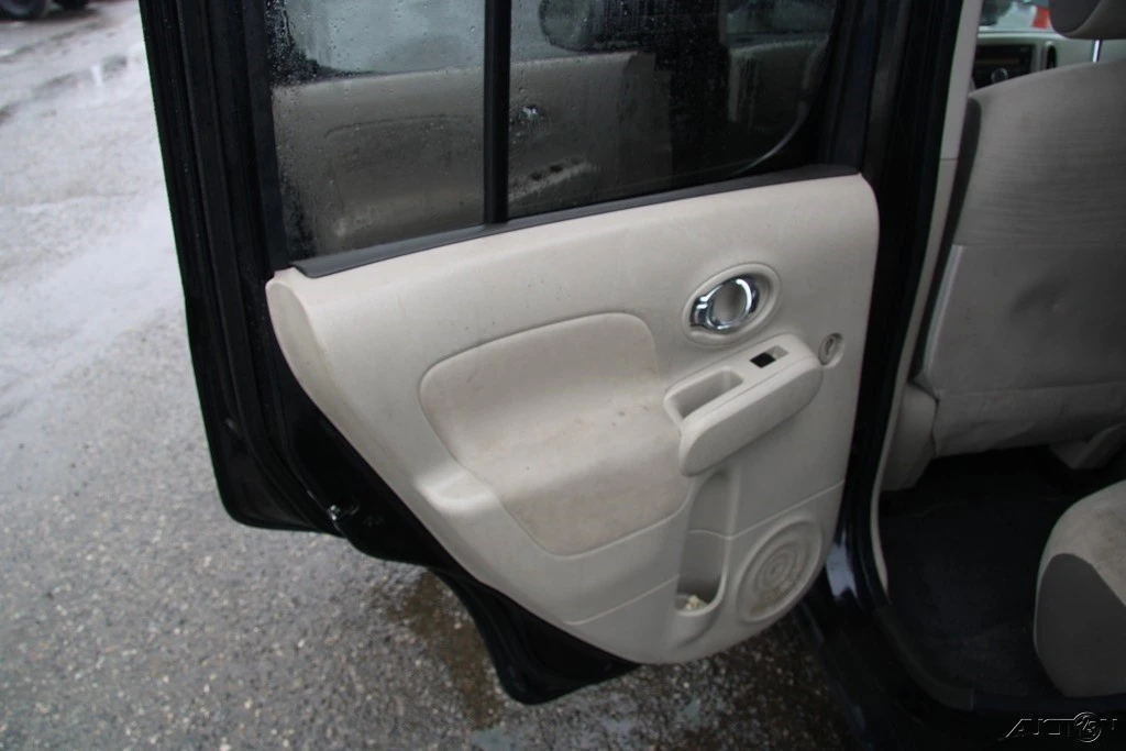 2011 Nissan Cube - Image 17 of 21