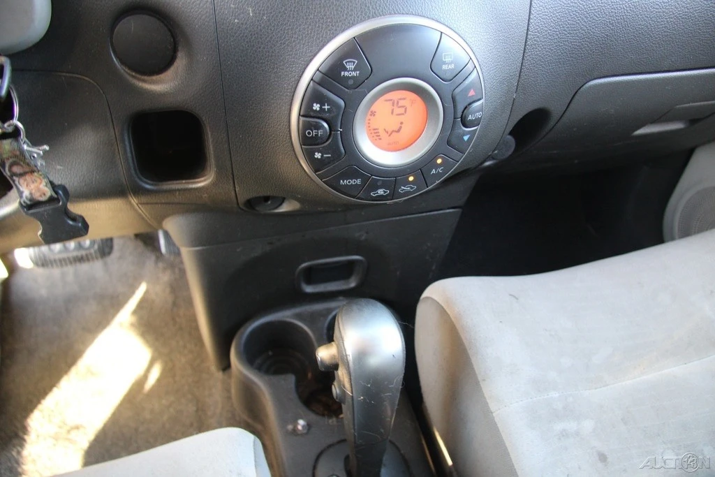 2011 Nissan Cube - Image 17 of 21
