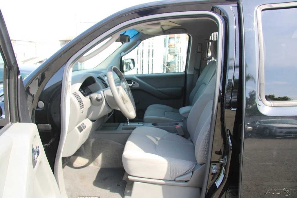 2011 Nissan Frontier 2nd Gen - Image 15 of 21