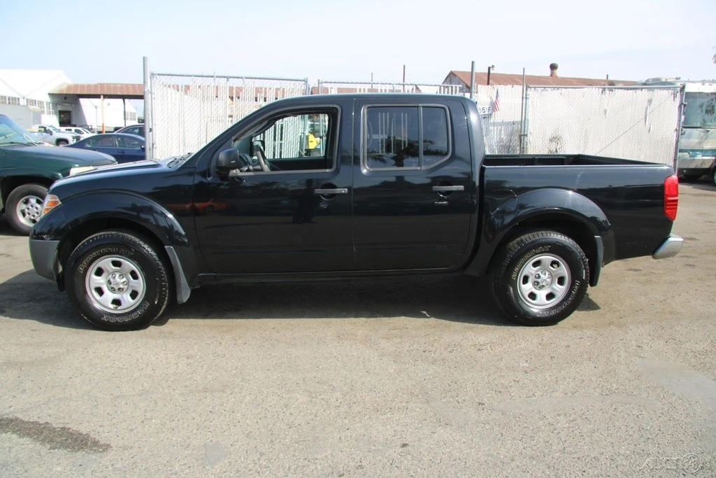 2011 Nissan Frontier 2nd Gen - Image 3 of 21