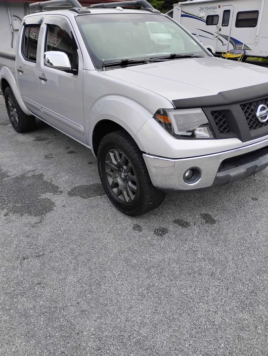 2011 Nissan Frontier 2nd Gen - Image 3 of 20