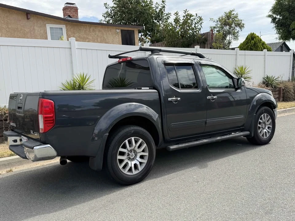 2011 Nissan Frontier 2nd Gen - Image 5 of 10