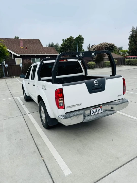 2011 Nissan Frontier 2nd Gen - Image 4 of 18