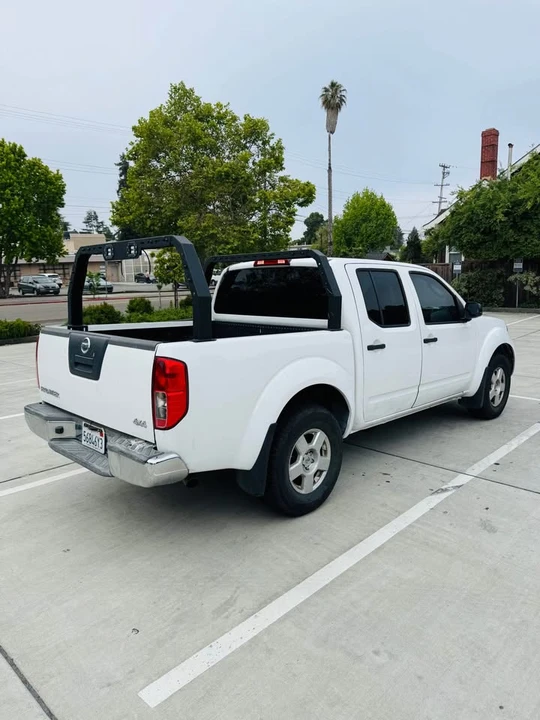 2011 Nissan Frontier 2nd Gen - Image 3 of 18