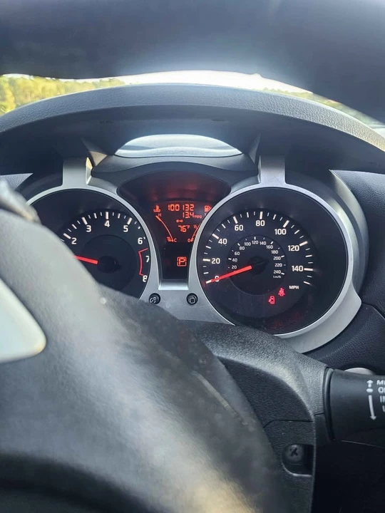 2011 Nissan Juke - Image 14 of 16