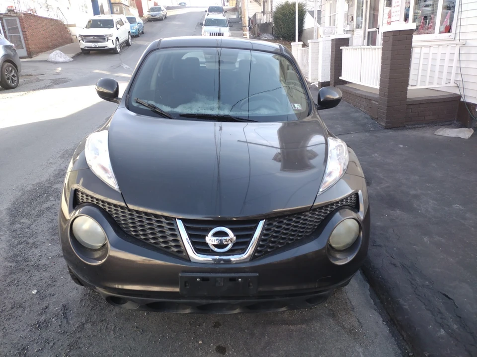 2011 Nissan Juke - Image 2 of 11