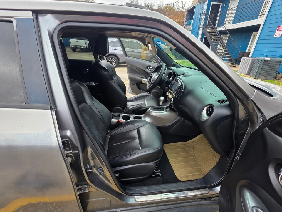 2011 Nissan Juke - Image 8 of 30