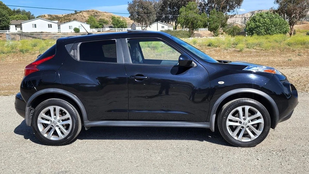 2011 Nissan Juke - Image 13 of 21