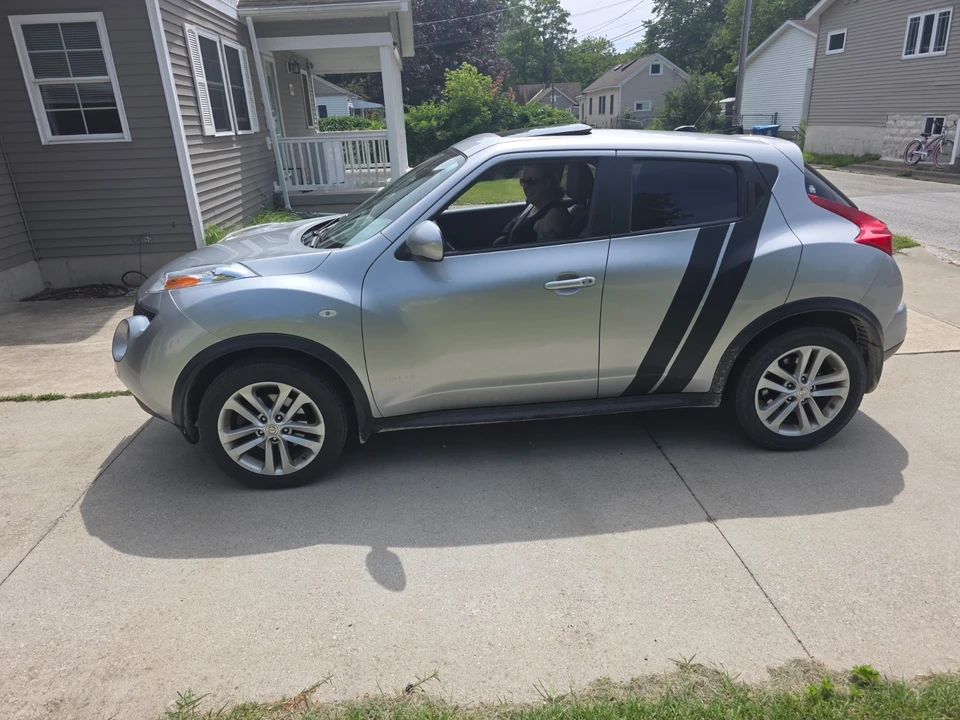 2011 Nissan Juke - Image 3 of 5