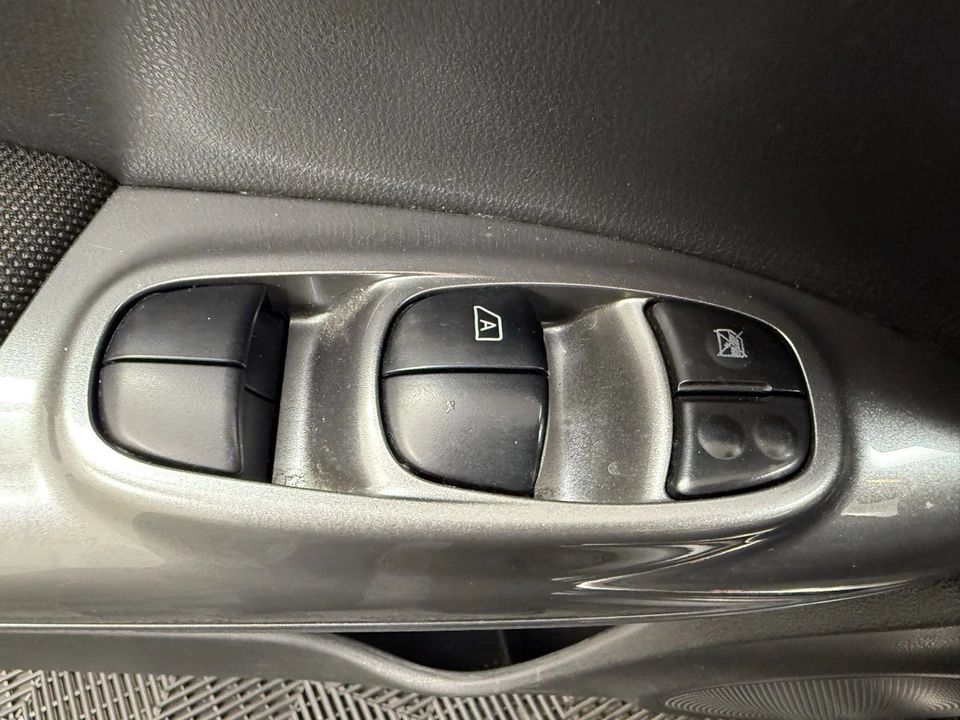 2011 Nissan Juke - Image 11 of 12