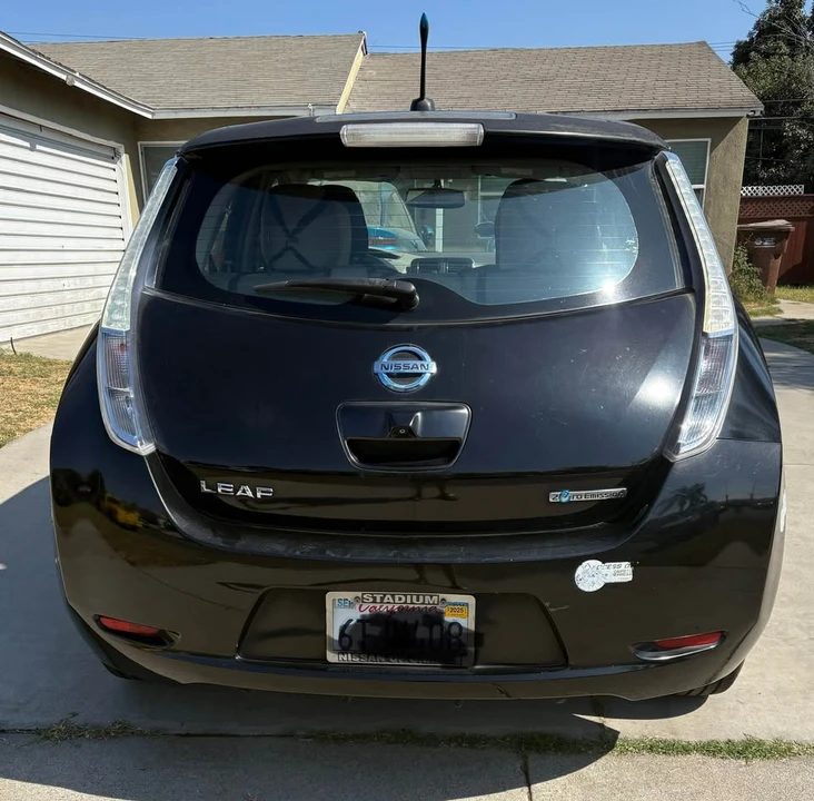 2011 Nissan Leaf - Image 2 of 10