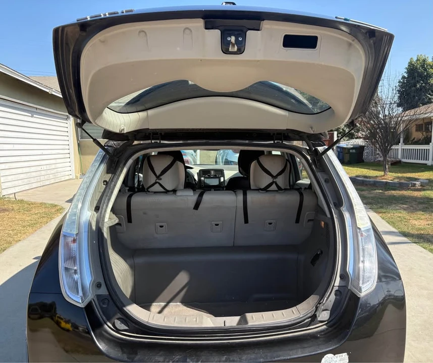 2011 Nissan Leaf - Image 4 of 10