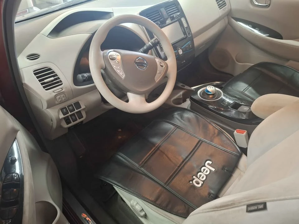 2011 Nissan Leaf - Image 4 of 8